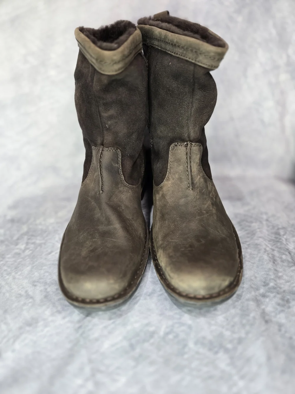 UGG Boots Chocolate Brown Leather Sheepskin Lining Hartsville